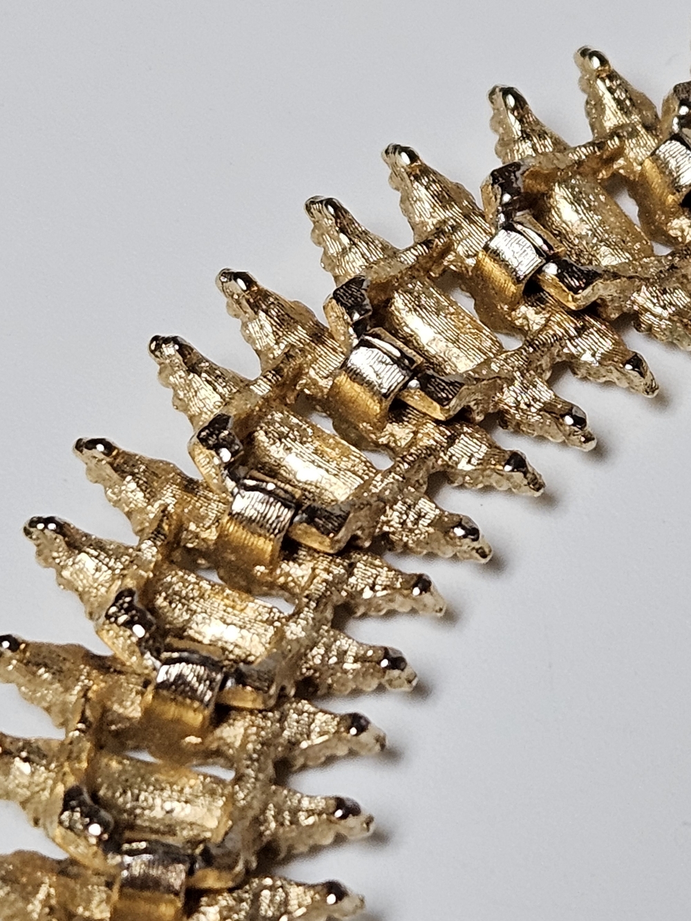 Avon Gold-Tone Zigzag 80s Statement Tennis Bracelet - Picture 7 of 8